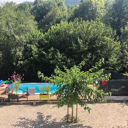 苏巴Au Bord De L Eau住宿加早餐旅馆 外观 照片